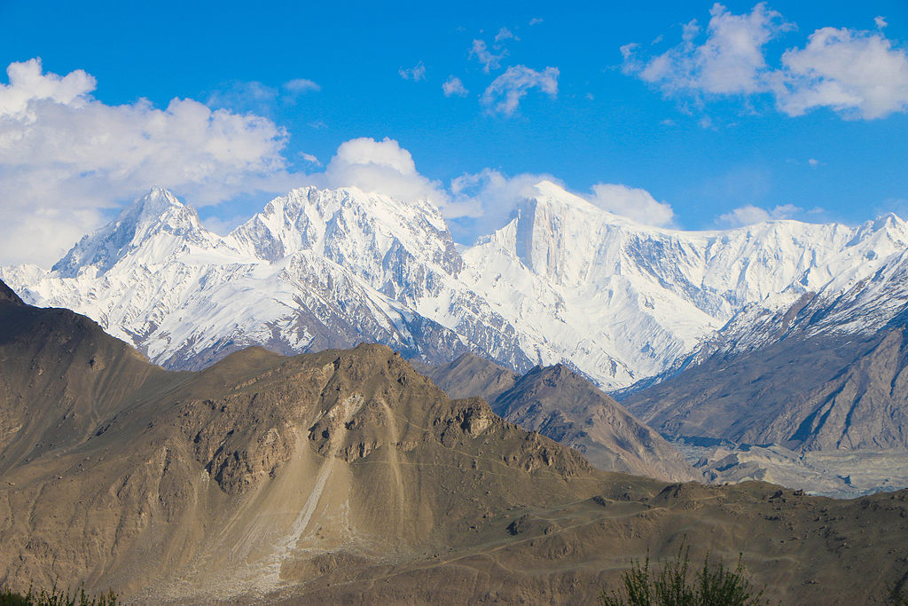 Blick vom Baltit Fort auf den 7027 m hohen Golden Peak.
