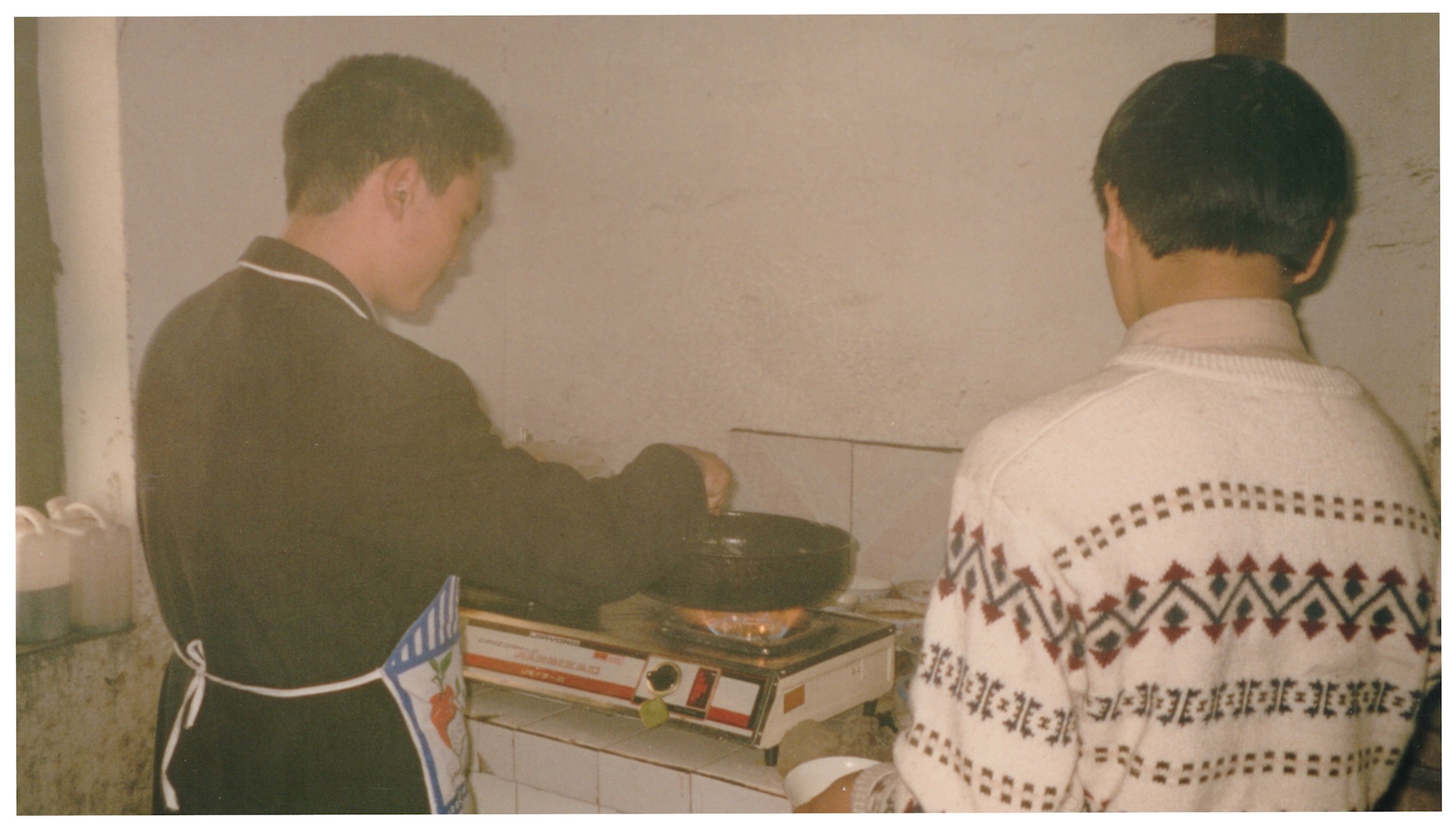 Die simple Kücheneinrichtung beim Checkpoint unterwegs nach Kashgar.